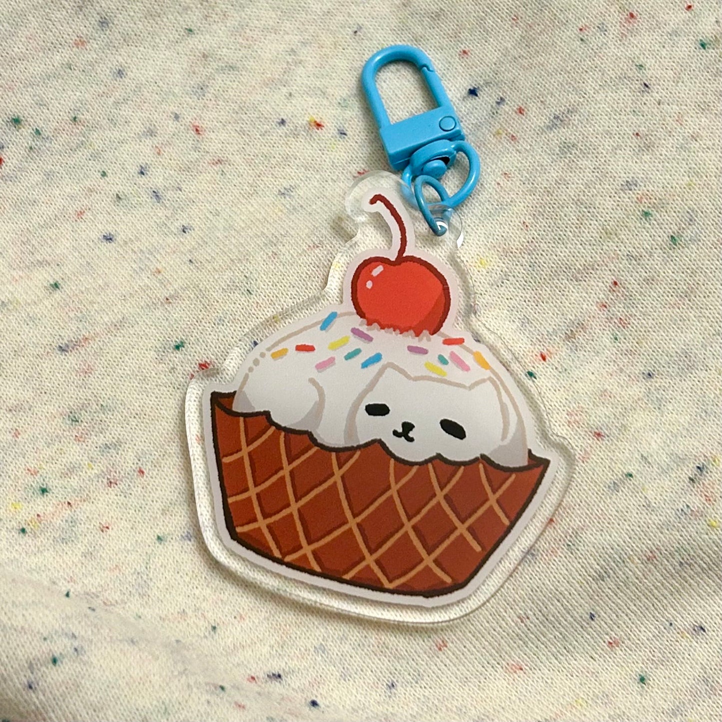 Chat Creme : Cat Ice Cream Keychain